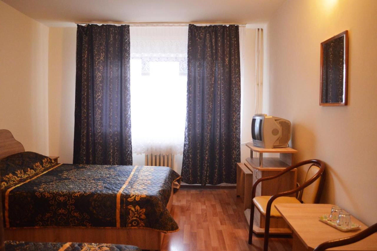 Отель Hotel Orizont Suceava Сучава-20